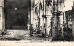 CPA Militaria Sermaize les Bains Interior of church after the bombardment by German