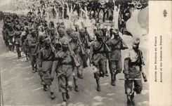 CPA Militaria Regiment arrivee des Indous en France 