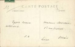 CPA Arles With the aliscamps (visit of the vault of the lord of Mejane) Folklore costume