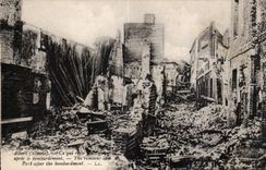 CPA Militaria Albert Ce qui reste des ruines apres le bombardement 