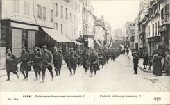CPA Militaria French Infantry crossing C
