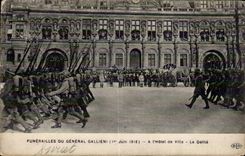 CPA Militaria Funerailles of general Gallieni (June 1st 1916) has town hall the procession
