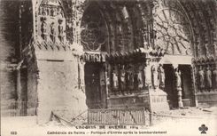 CPA Militaria Reims Cathedral Gantry Entering after the bombardment