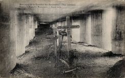 CPA Militaria Monument of sliced bayonets Seen interior