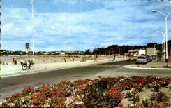 St Georges de Didonne - La Plage devant le Casino - CPA 