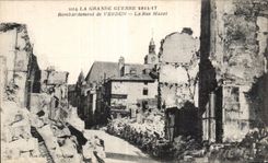 CPA Militaria the Great War 1914 Bombardment of Verdun the street Mazel