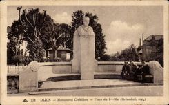 CPA Dijon Monument Crebillon Place du1er mai 