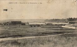 Santo Cyr de CPA Militaria junto de manejar el dirigible