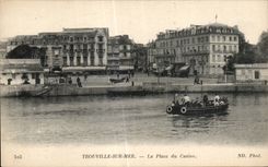 Trouville - La Place du Casino - CPA