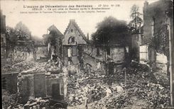 CPA Militaria Guerre de 1914 Senlis Ce qui reste des maisons apres le bombardement