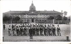 CPA Militaria Guerre de 1914 Macon L hopital et le terrain d exercice