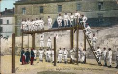 CPA Militaria Infanterie Passage du portique