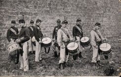 CPA Militaria A la caserne L ecole des tambours 