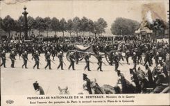CPA Militaria national Funeral of Mr Berteaux Minister for the war