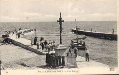 CPA Palavas les Flots les jetees