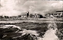 CPSM Palavas Effet de vagues sur la plage rive droite