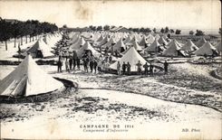 CPA Militaria Countryside of 1914 Camping infantry