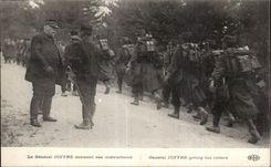 CPA Militaria general Joffre giving its instructions