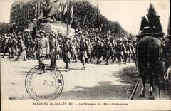 CPA Militaria Paris Revue du 14 juillet 1917 Le drapeau du 155 d infanterie Belfort 