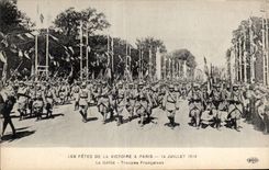 CPA Militaria Paris Festivals of the victory July 14th 1919 the procession French Troops