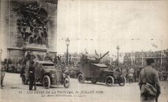 CPA Militaria Paris Festivals of the victory of July 14th 1919 the cars machine-guns Tank