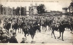 CPA Militaria Paris Fetes of the victory has Paris July 14th 1919 the cavalry