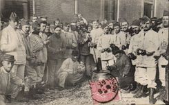 CPA Militaria Dijon Soldats Corvee de pommes de terre