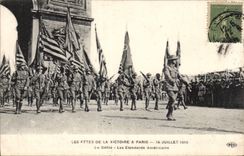 CPA Militaria Paris Festivals of the Victoire July 14th 1919 the procession American etendars Arc de Triomphe