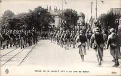 CPA Militaria Paris Revue du 14 juillet 1919 Au lion de Belfort