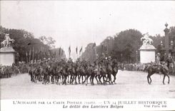 CPA Militaria Paris the procession of the victory July 14th 1919 the procession of the Belgian lancers