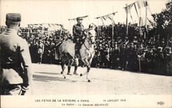 CPA Militaria Paris Festivals of the Victoire July 14th 1919 the procession general Gouraud Arc de Triomphe
