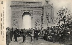 CPA Militaria Paris July 14th 1919 Before the procession the Cenotaph moves
