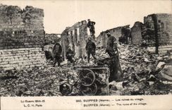 CPA Militaria Suippes ruins of the village