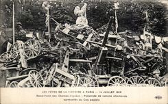 CPA Militaria Paris Festivals of the victory Round July 14th 1919 point of the Fields elysees Pyramid of German guns