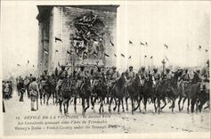 CPA Militaria Ravelled of the victory Paris July 14th 1919 cavalry passing under Arc de Triomphe