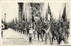 CPA Militaria Defile of the victory Paris July 14th 1919 the English flags has Arc de Triomphe