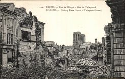 CPA Militaria the Great War 1914 Reims Street of stage