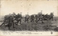 CPA Militaria Guerre de 1914 Charge de Canadiens de Montreal