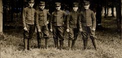 CARTE PHOTO Militaria Soldats Mailly le Camp 