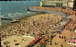 CPA Belgium Ostend the beach and Kursaal