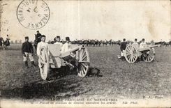 CPA Militaria Guerre 1914 Armee francaise des manoeuvres Pieces en position de combat attendant les ordres
