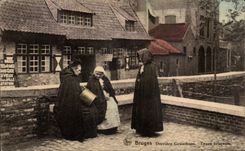 CPA Bruges Behind Gruuthuse Brugean Standards Folklore Costume