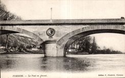 CPA Vernon the bridge upstream