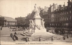 CPA Bordeaux Le Monument Gambella et le Grand Theatre