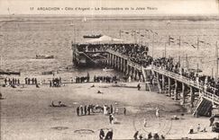CPA Arcachon Cote d Argent Le Debarcadere de la Jetee Thiers