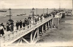 CPA Arcachon Perspective de la Nouvelle Jetee