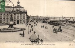 CPA Bordeaux La Bourse et Quai Louis XVIII