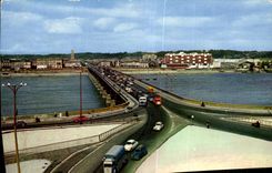 CPA Bordeaux Le Pont sur la Garonne Facade des Quais des Queyries 