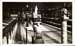 CPA Nimes Interieur de la Maison Carree