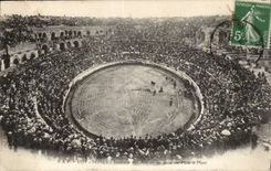 CPA Nimes Interieur des Arenes un Jour de Mise a Mort Corrida Taurerau Bull fight 